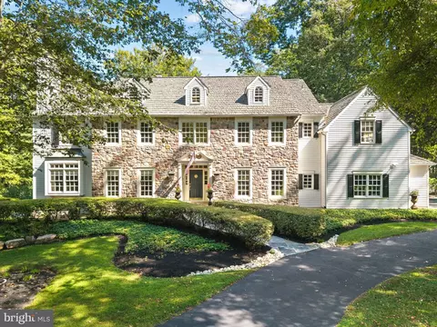 31 Timber Knoll Dr, Washington Crossing, PA 18977