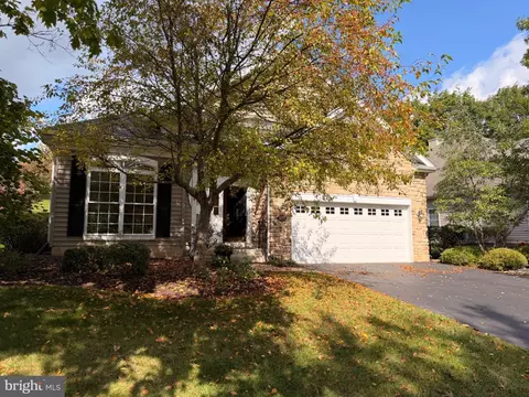 157 Silvertail Ln, New Hope, PA 18938
