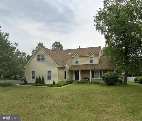 27 Gunning Ln, Langhorne, PA 19047