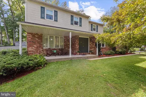 945 Roberts Rd, Bensalem, PA 19020
