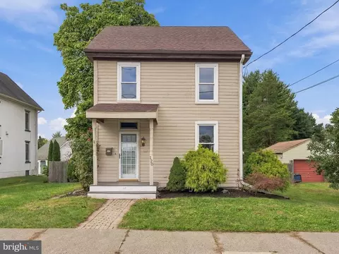 120 S 11th St, Quakertown, PA 18951