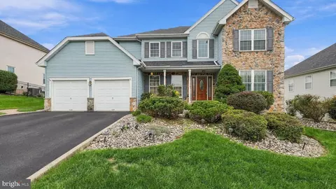 330 Grand Ave, Langhorne, PA 19047