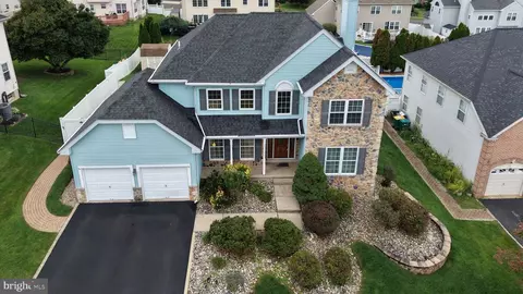330 Grand Ave, Langhorne, PA 19047
