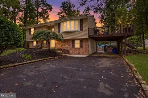 74 Midway Ave, Langhorne, PA 19047