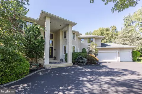 100 E Holland Rd, Holland, PA 18966