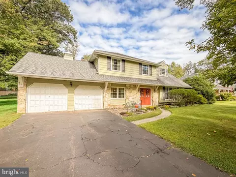 385 Saly Rd, Yardley, PA 19067