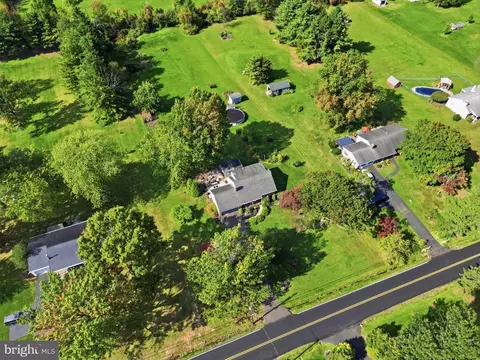 1103 Fairhill Rd, Sellersville, PA 18960