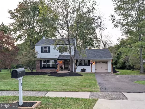 13 Brook Ln, Chalfont, PA 18914