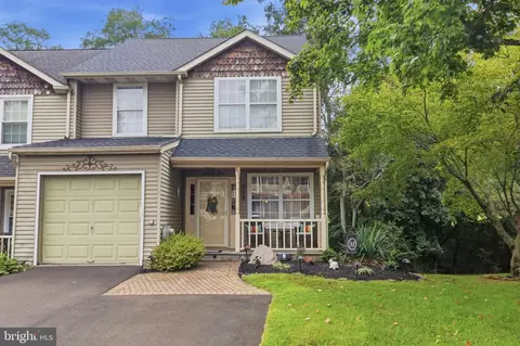 42 Mulberry Dr, Southampton, PA 18966