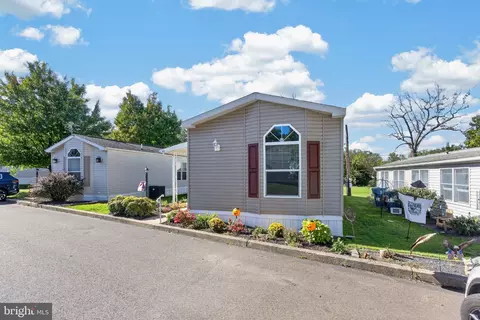 1033 Pine Cir, Telford, PA 18969