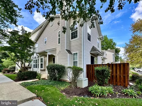 9102 Sheffield Dr, Yardley, PA 19067