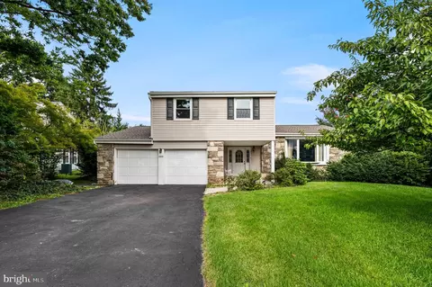 5899 Tibby Rd, Bensalem, PA 19020