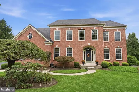 1552 Surrey Brook Ct, Yardley, PA 19067