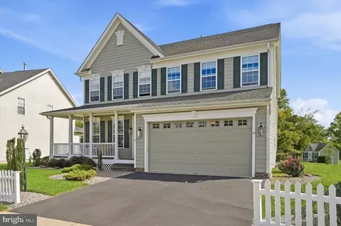 10 Hartfeld Rd, Newtown, PA 18940