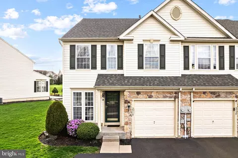 2518 Peachtree Dr, Perkasie, PA 18944