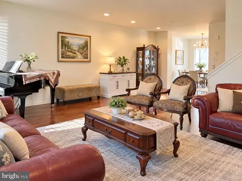 143 Saddlebrook Dr, Bensalem, PA 19020