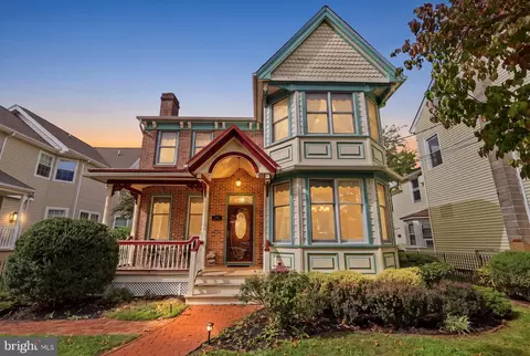 621 Radcliffe St, Bristol, PA 19007