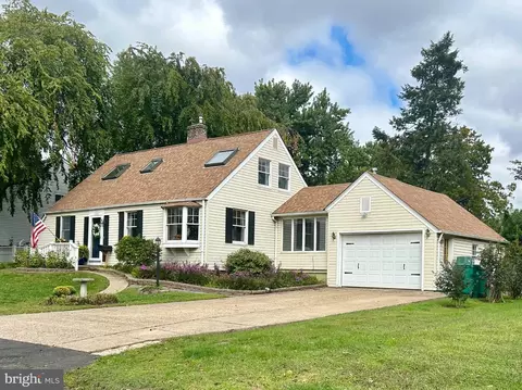 1141 Elwood Ave, Andalusia, PA 19020