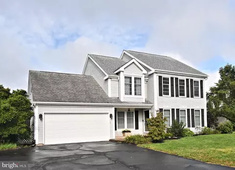 1019 Mayflower Dr, Quakertown, PA 18951