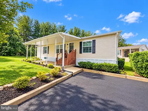 2304 Brownsville Rd #M-1, Feasterville Trevose, PA 19053
