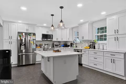 74 Barberry Ln, Churchville, PA 18966