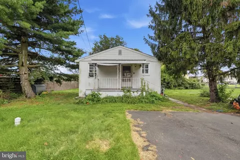 942 Rosa Ave, Croydon, PA 19021