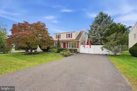 1326 Cloverly Rd, Warminster, PA 18974
