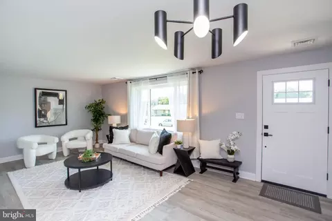123 Holly Rd, Southampton, PA 18966
