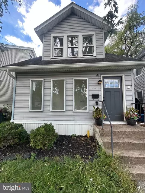 414 W Bridge St, Morrisville, PA 19067
