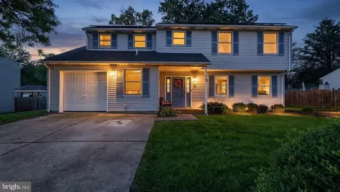 4 Rue Ct, Fallsington, PA 19054