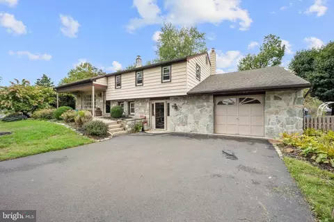 1043 Davisville Rd, Southampton, PA 18966