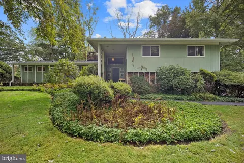 1911 Woodland Dr, Yardley, PA 19067