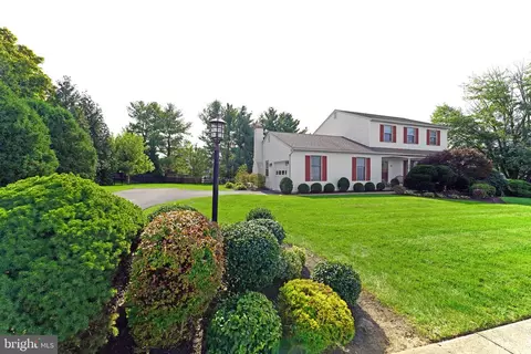 41 Castlewood Dr, Chalfont, PA 18914