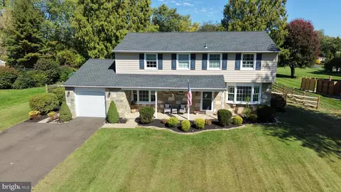35 Kelinger Rd, Churchville, PA 18966