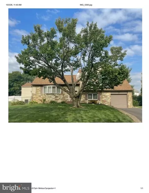 995 Hilltop Rd, Warminster, PA 18974