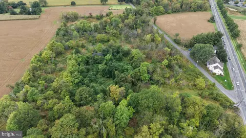 5052 Silo Hill Rd, Doylestown, PA 18902