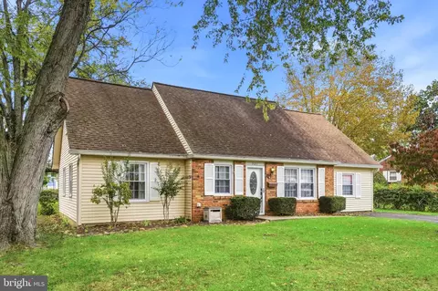 921 Harrison St, Bristol, PA 19007