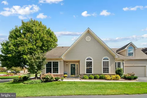 6 Shady Brook Dr, Langhorne, PA 19047