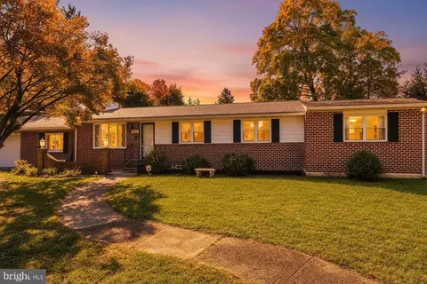 3782 Grandview Ave, Bensalem, PA 19020