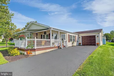 316 Blackberry Cir, New Hope, PA 18938