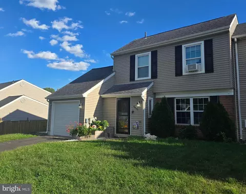 6691 Pickwick Ct, Bensalem, PA 19020