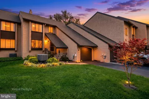 37 Golf Club Dr, Langhorne, PA 19047