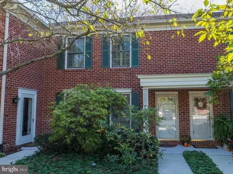 53 Parchment Dr, New Hope, PA 18938