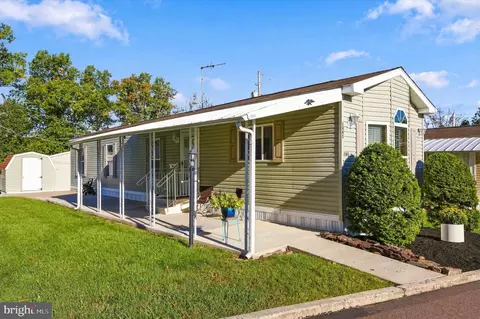 1045 Pine Cir, Telford, PA 18969