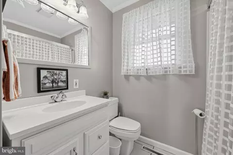 Bath - 1400 Nancy Dr, Croydon, PA 19021 photo 2 of 2