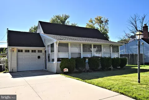 138 Village Ln, Levittown, PA 19054