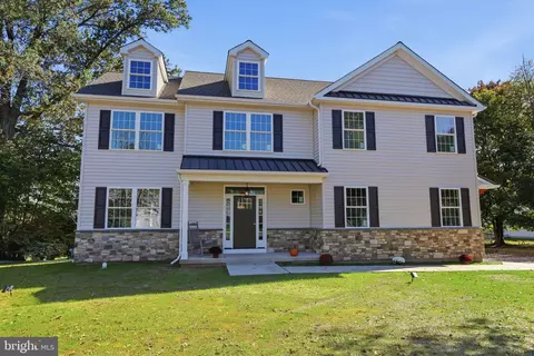 90 Linden Ave, Newtown, PA 18940