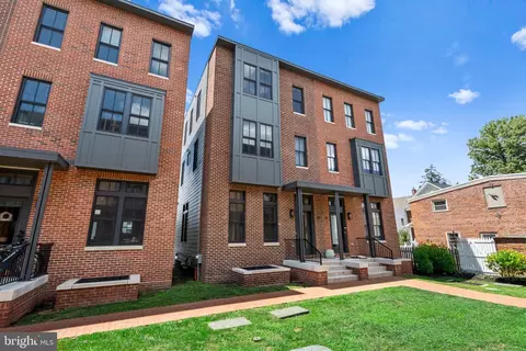 113 Thornton Ln, Newtown, PA 18940