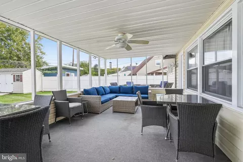 Exterior - 15 Ruby Ln, Levittown, PA 19055 photo 3 of 5