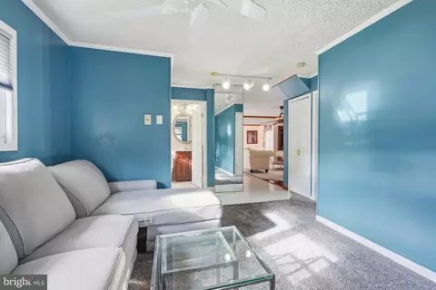 Entry Way - 15 Ruby Ln, Levittown, PA 19055 photo 2 of 2